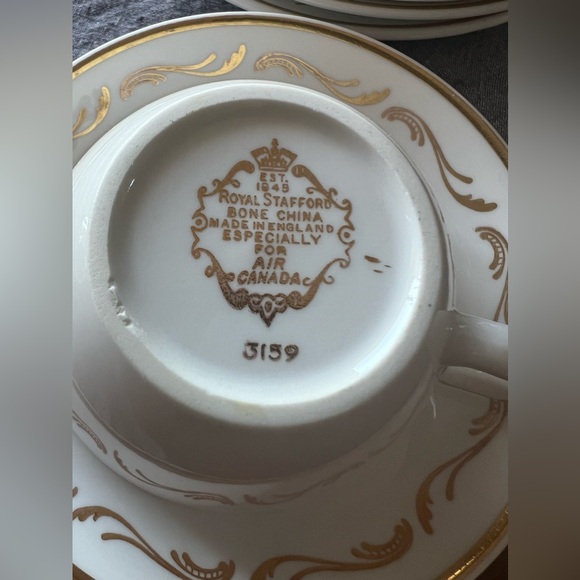 ROYAL STAFFORD AIR CANADA White/Gold Scroll Cup, Saucer, Plate! Set of 6 - Picture 6 of 7